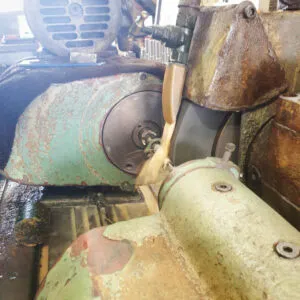 Precision grinding machine